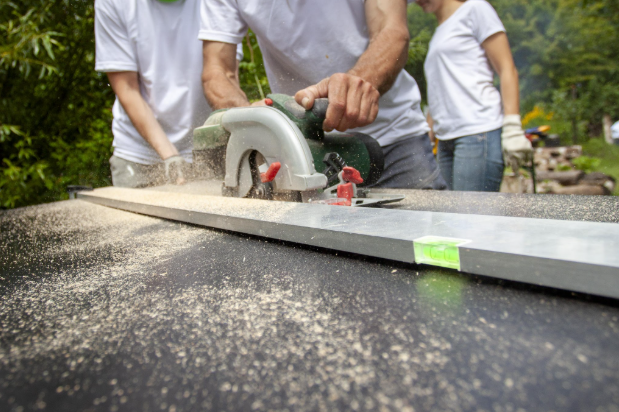 How to Cut Wood Straight